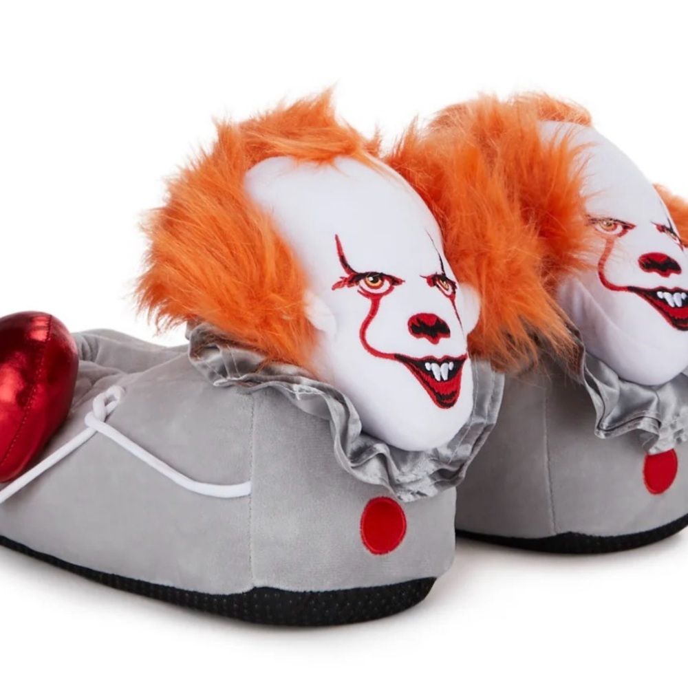 Pennywise Clown Slippers - Picture 3 of 4
